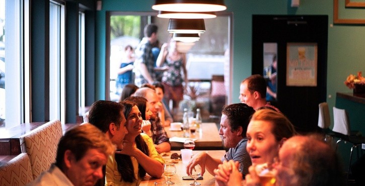 BARS et RESTAURANTS en COPROPRIÉTÉ : QUELLES SONT LES NUISANCES ACCEPTABLES ?