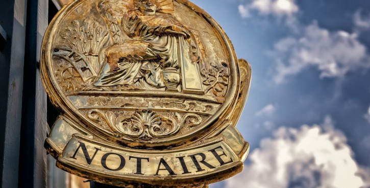 Les tâches multiples d'un notaire