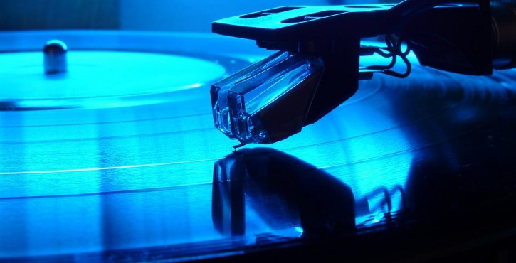 DROIT DE LA MUSIQUE: LA NÉGOCIATION DU SAMPLE