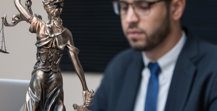Comment débloquer une succession avec un avocat