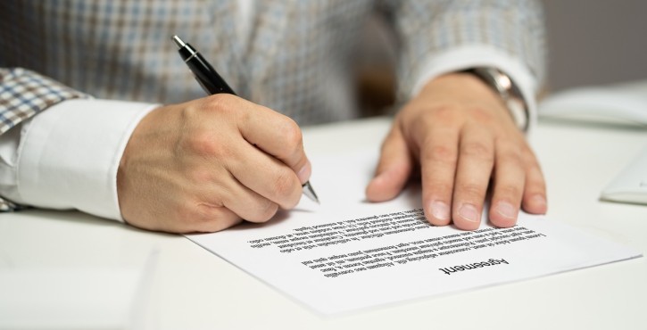 Les contrats précaires : encadrement et limites juridiques pour l'employeur