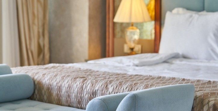 Loi anti-Airbnb : ce qui attend les bailleurs en 2025 ➔