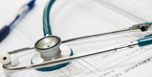 L’employeur doit-il rompre par écrit un CDD de remplacement sans terme précis arrivé à terme ?