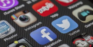 Partenariats et publicités sur les réseaux sociaux : les influenceurs dans le viseur de la DGCCRF