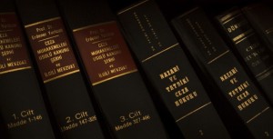 La collaboration entre un détective privé et un avocat