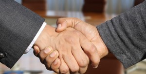 Clause d’indexation à la hausse : seule la stipulation prohibée est réputée non écrite