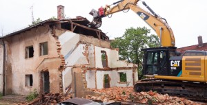 LA DEMOLITION EST OBLIGATOIRE EN CAS D’EMPIÈTEMENT, MÊME LÉGER, SUR LA PROPRIÉTÉ D’AUTRUI 