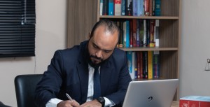 le choix du notaire et de l'avocat dans une succession