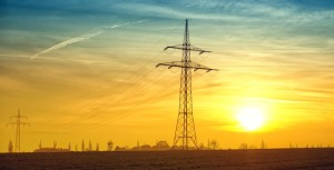Extension des réseaux électriques : la règle des 100 mètres court-circuitée