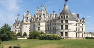 Découvrez les Châteaux et Villages Français grâce à des Road Trips Économiques via Thrifty location de voiture France