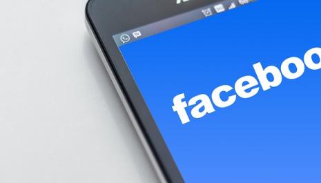 Internet - ami facebook - amitié réelle et virtuelle