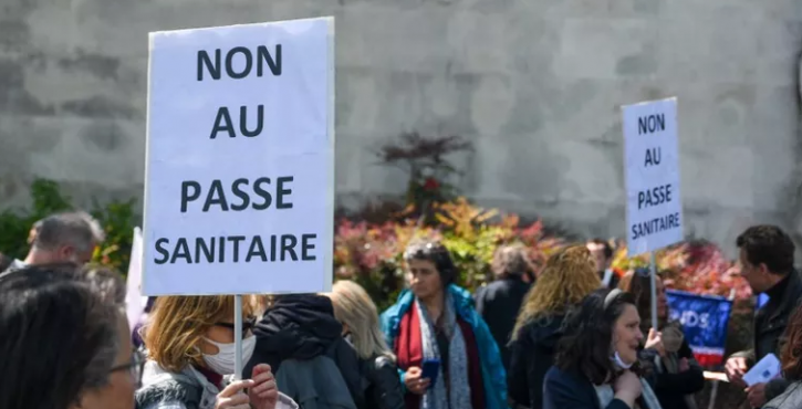 Les lourds débats contradictoires autour de l'instauration du PASS SANITAIRE