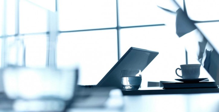Licenciement pour absence prolongée et indemnité de préavis