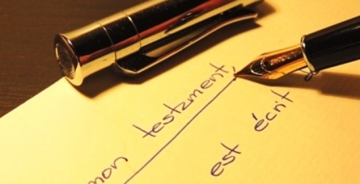 Faire authentifier un testament olographe. 