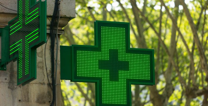 Absence du diplôme de préparateur en pharmacie et faute grave