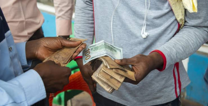 La baisse factice du dollar en RDC et l’érosion silencieuse du pouvoir d’achat en débat !