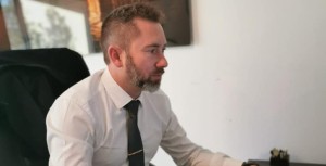 Commande de cuisine annulée, sort de l’acompte, et livraison de la cuisine, 
