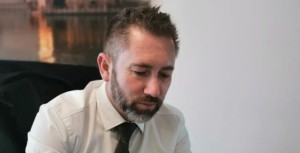 Influenceur sur les réseaux sociaux et la Loi du 9 juin 2023